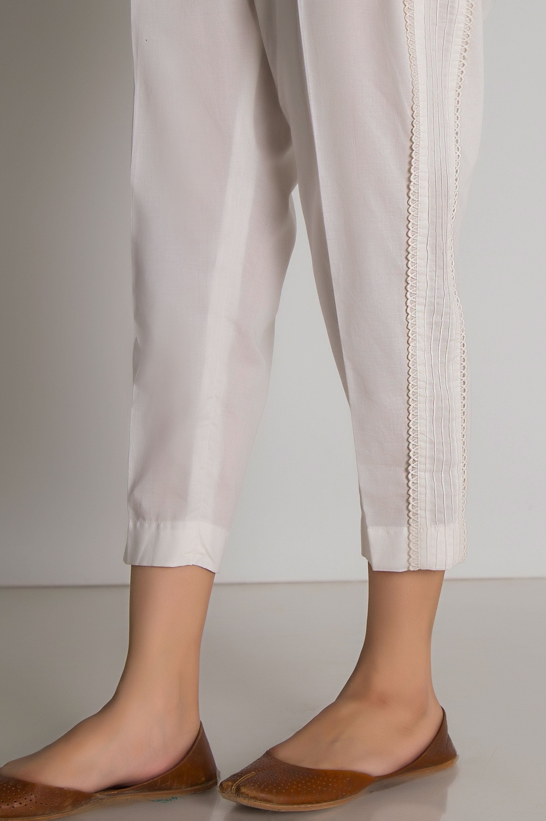 Embellished Capri Pant - Off White – Zeenwoman