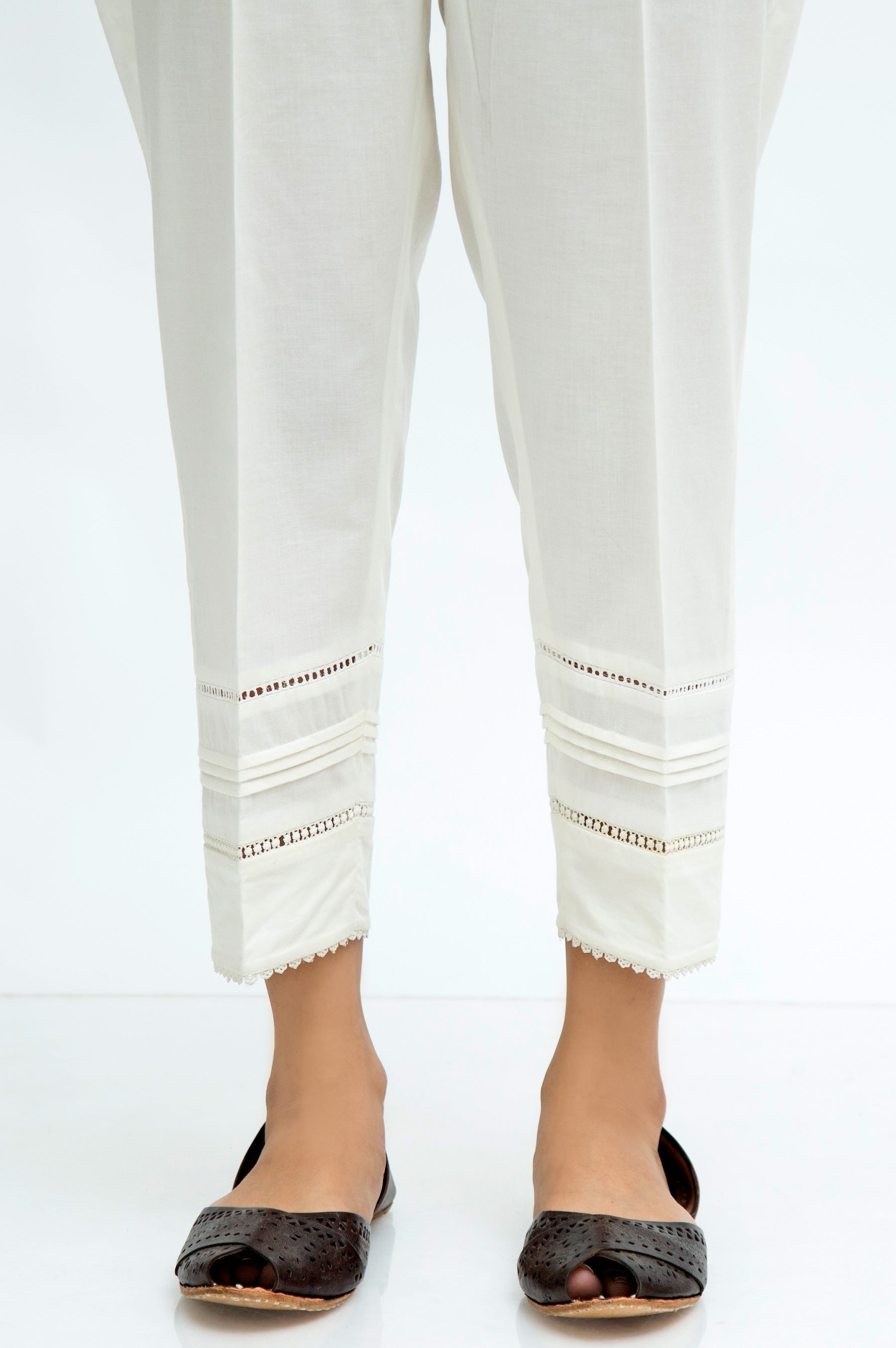 Embellished Cambric Capri Pants - Off-White – Zeenwoman