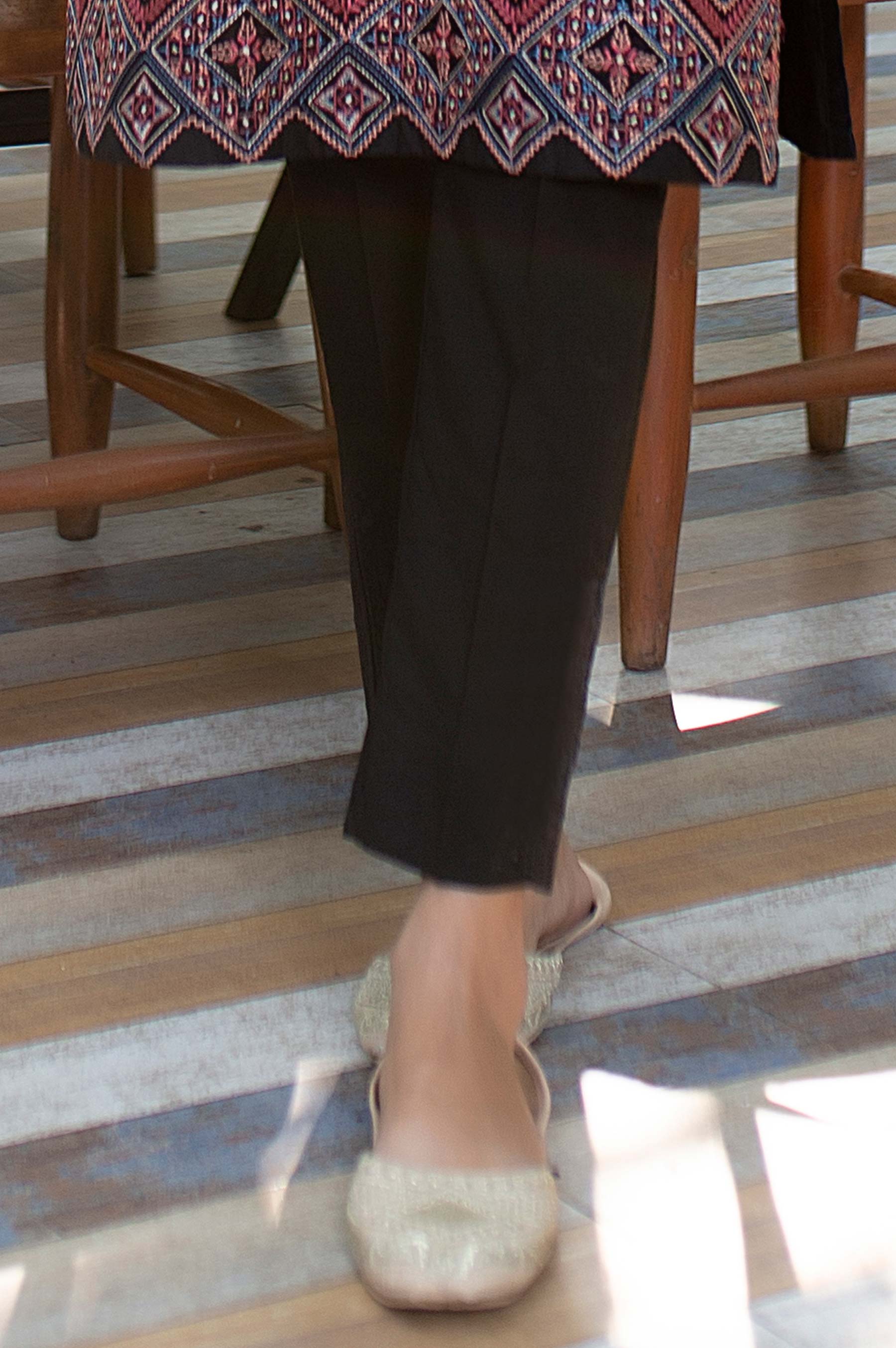 Basic Plain Cigarette Pants - Black
