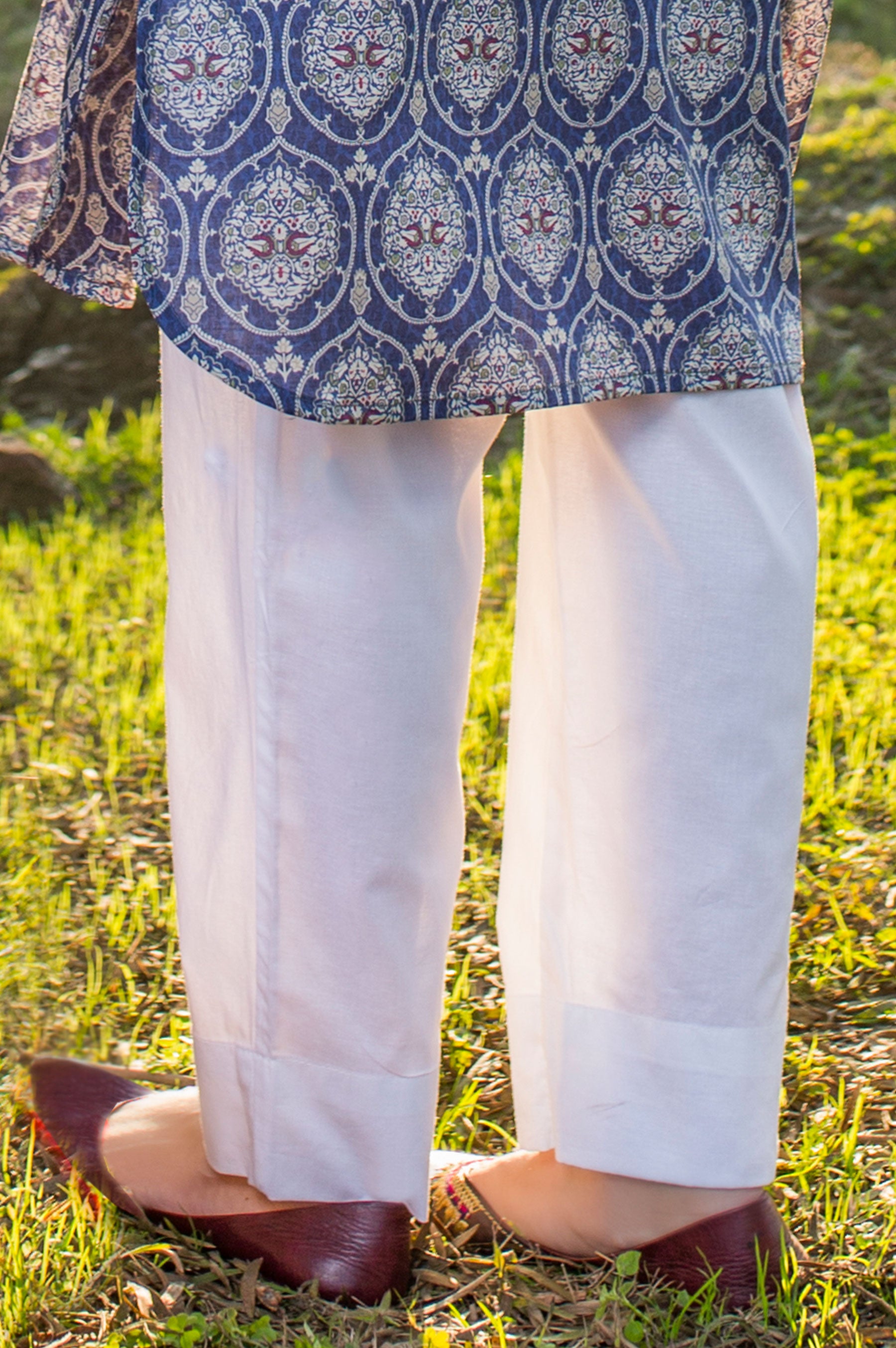 Basic Plain Cigarette Pants - White