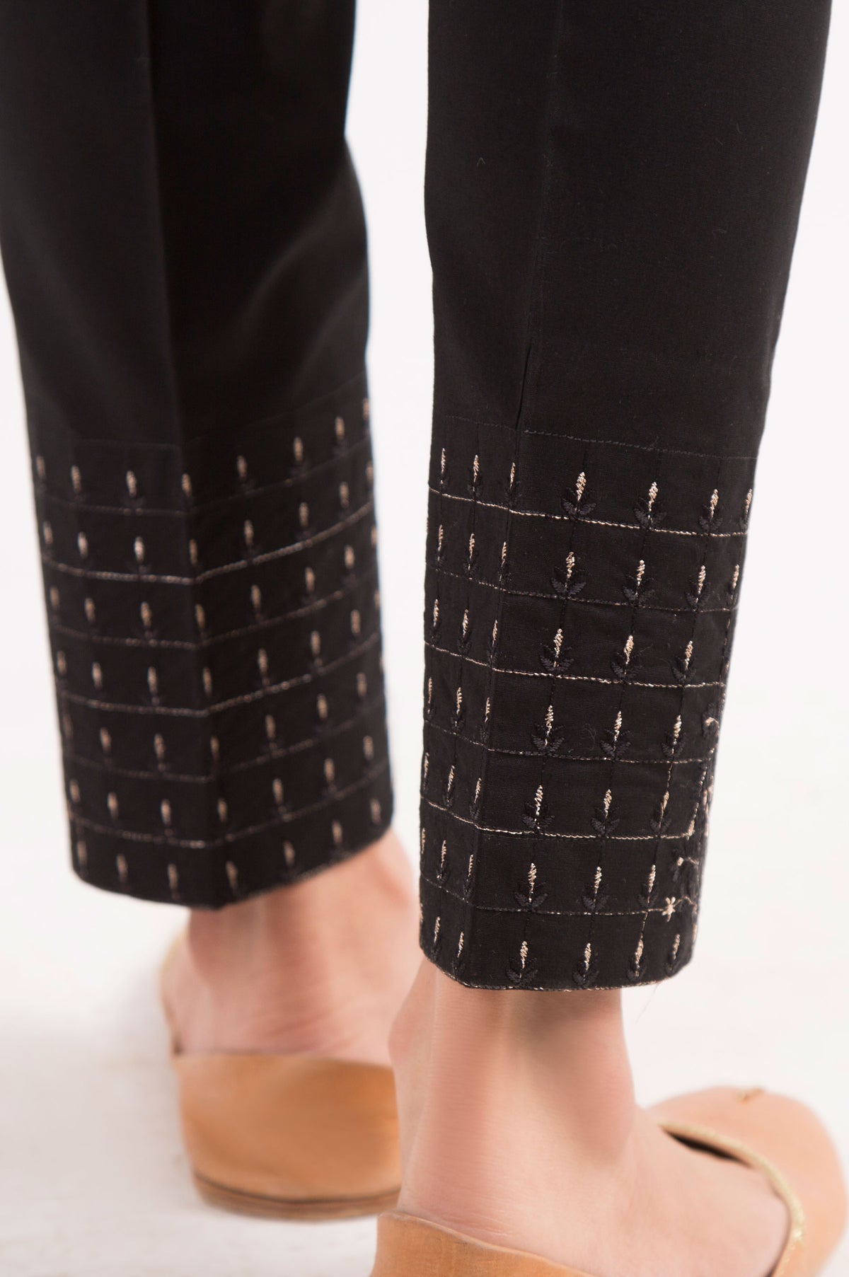 Cambric Embroidered Cigarette Pants - Black