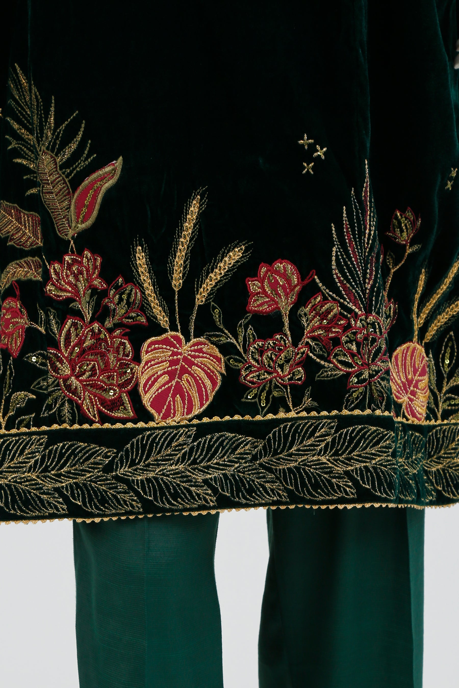 EMBROIDERED VELVET STITCHED 3 PIECE SUIT