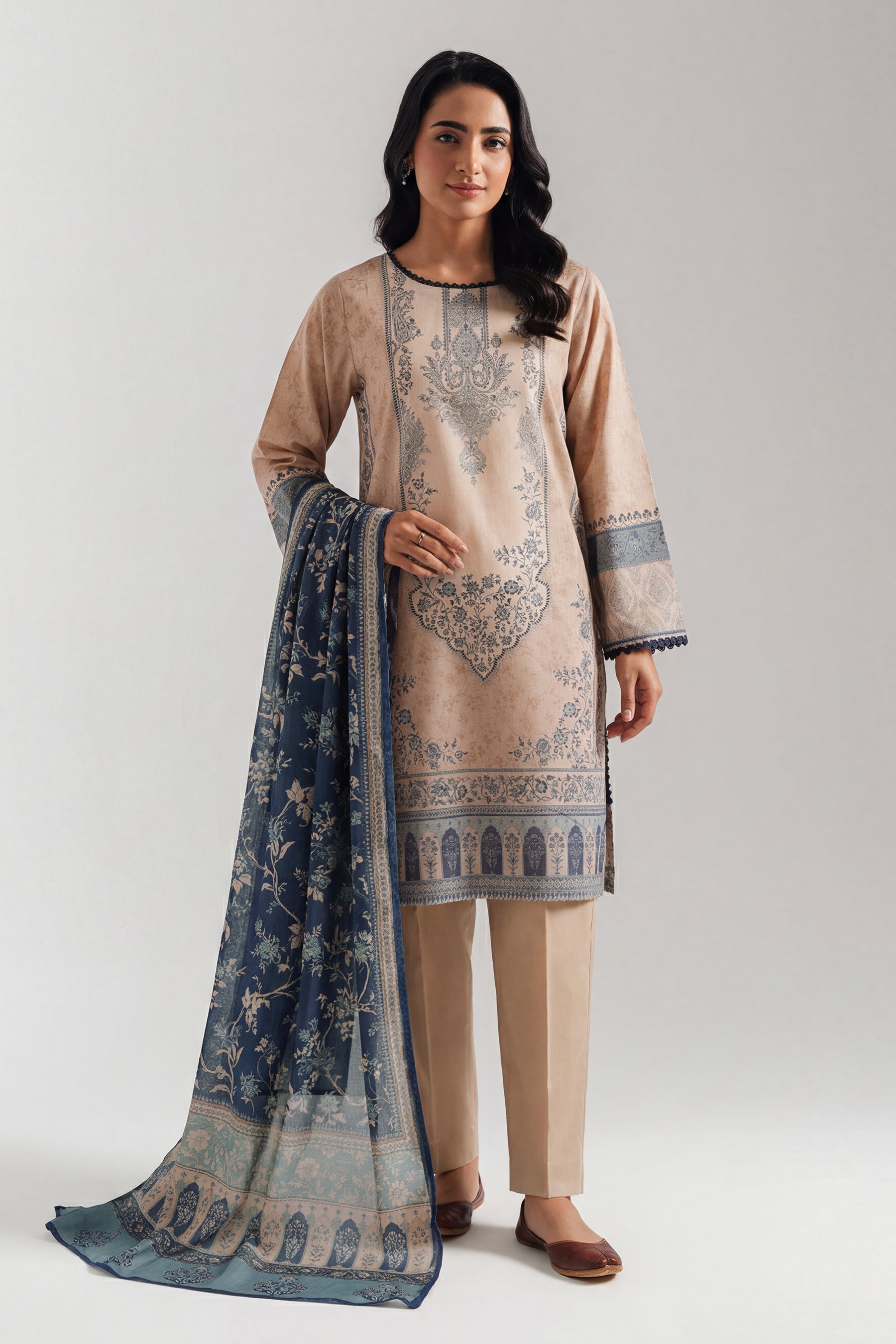 PRINTED LAWN STITCHED 3 PIECE SUIT