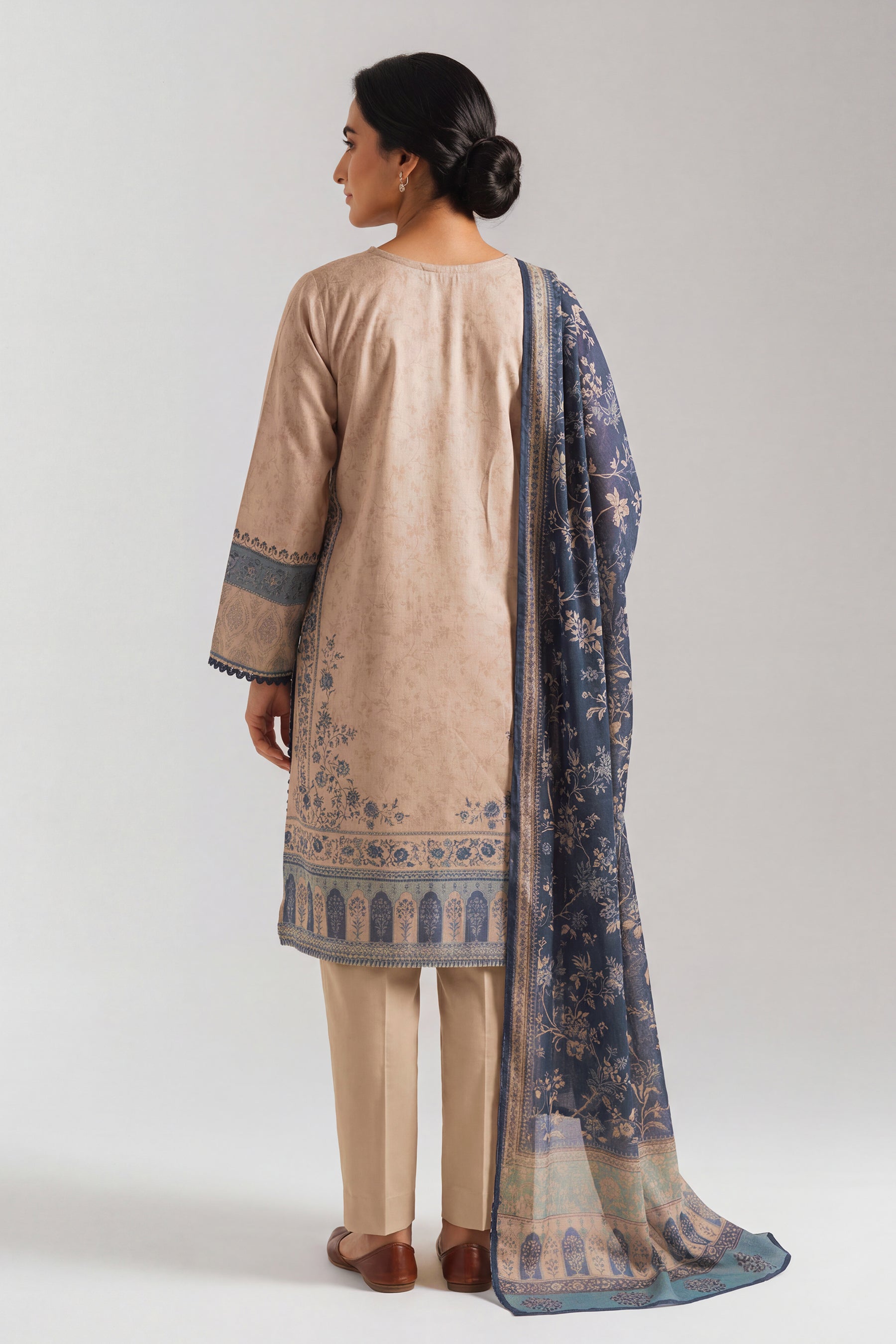 PRINTED LAWN STITCHED 3 PIECE SUIT