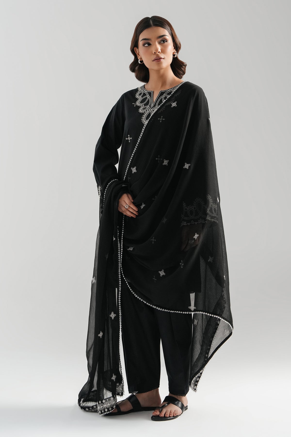 EMBROIDERED DUPATTA