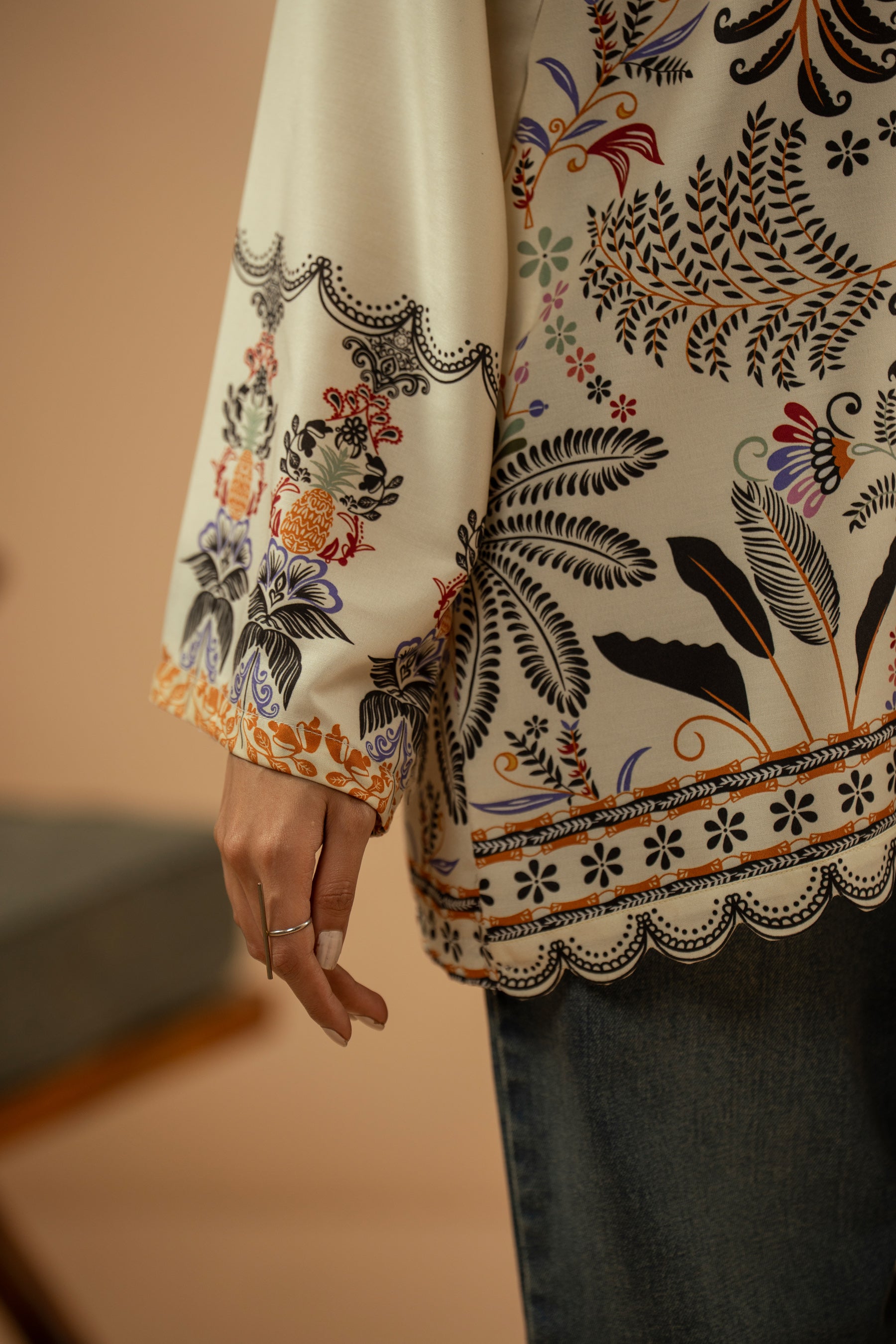 Classic off-white stitched 1-piece poly cambric shirt featuring sophisticated ethnic motif prints