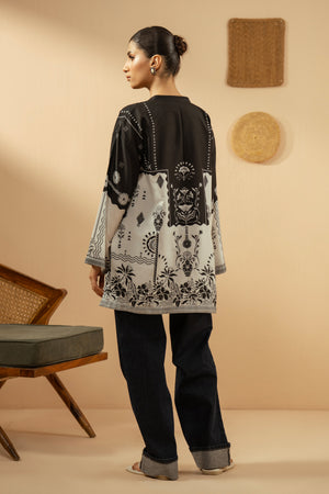 Crisp stitched white poly cambric 1-piece top or tunic with elegant contrast print patterns