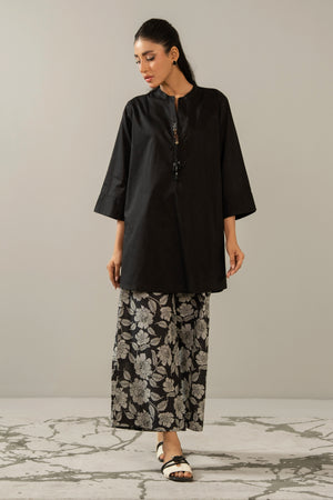 Stitched 2-piece black printed cambric suit with a matching printed shirt and straight trousers