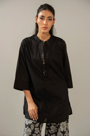 Stitched 2-piece black printed cambric suit with a matching printed shirt and straight trousers