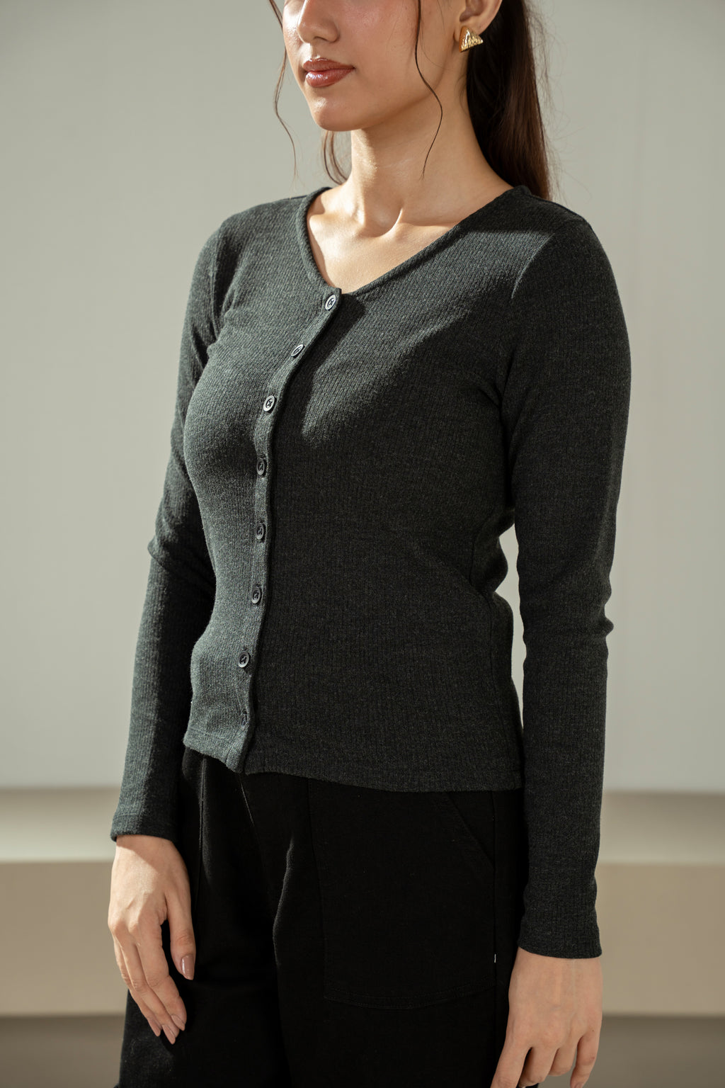 RIBBED KNITTED BUTTON DOWN TOP