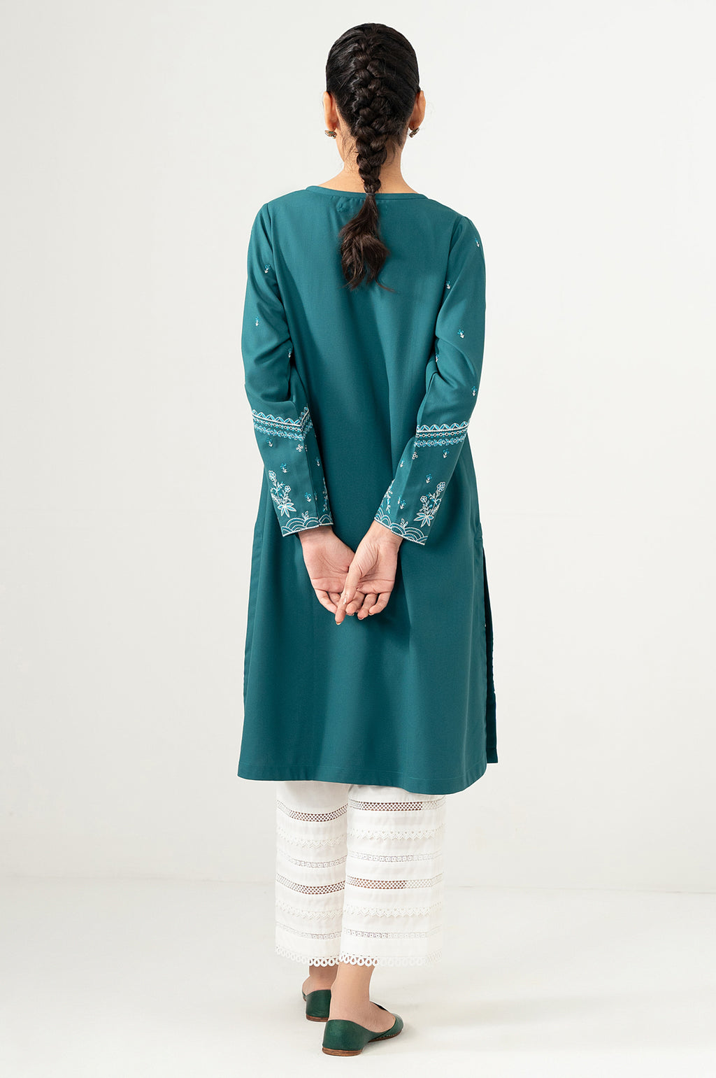 EMBROIDERED TOP
