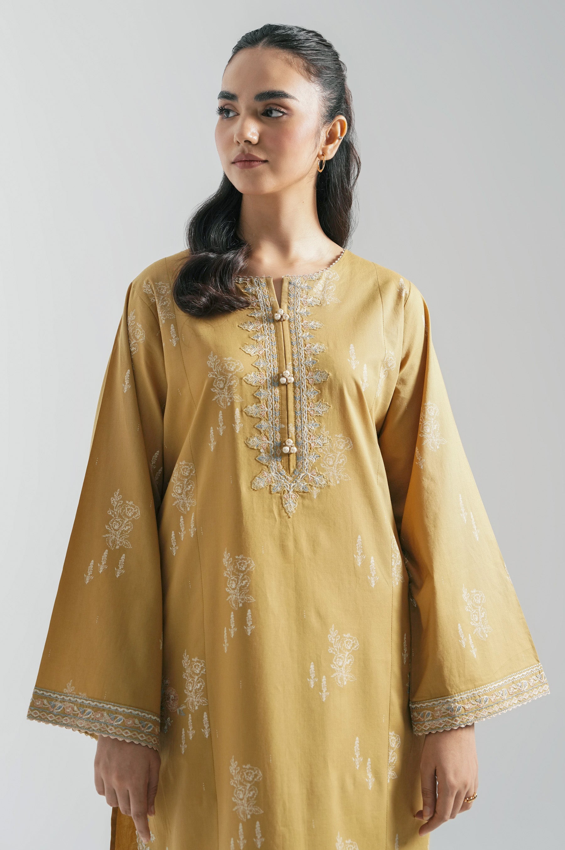 STITCHED EMBROIDERED CAMBRIC SHIRT BOTTOM