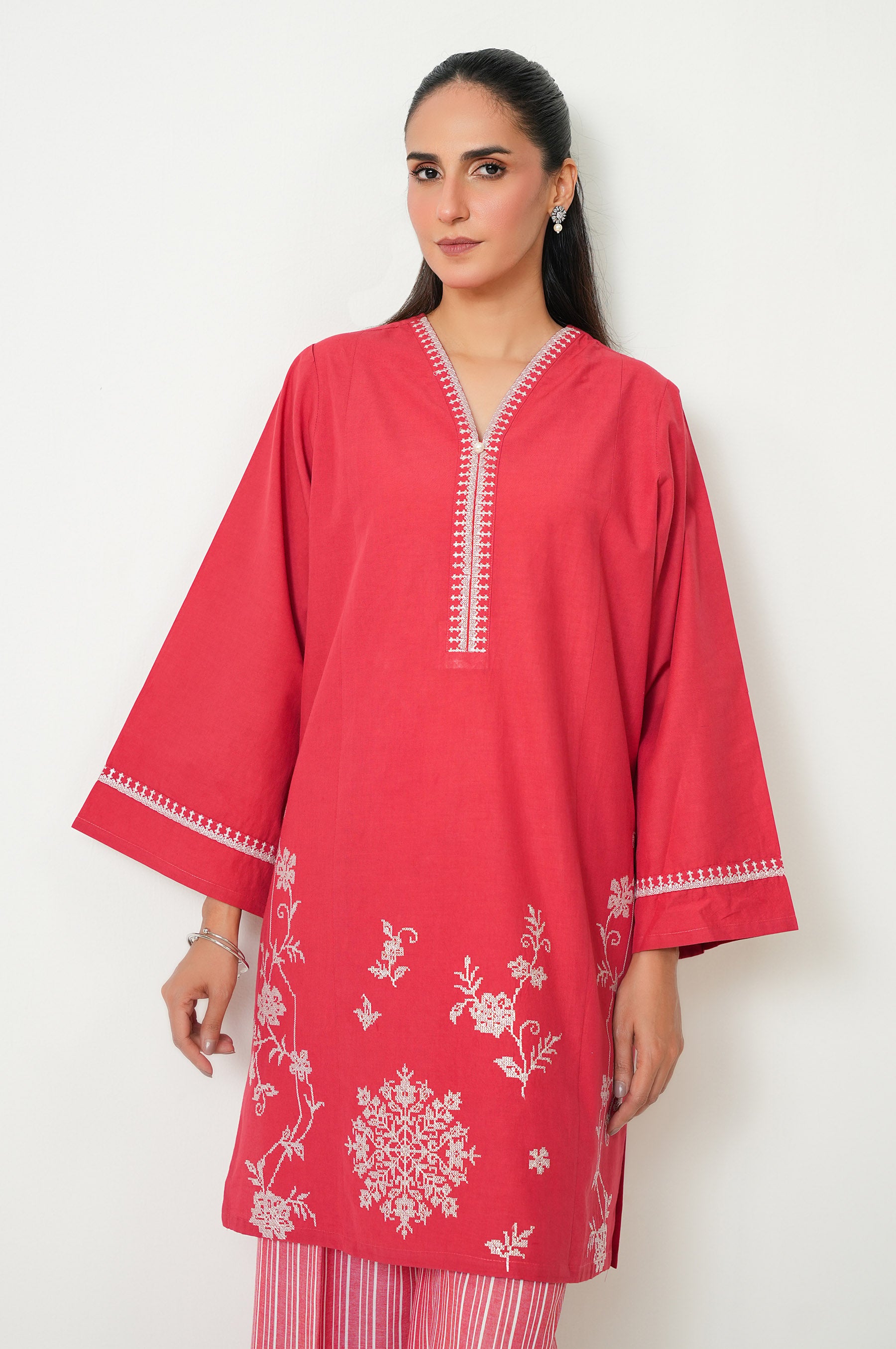 STITCHED EMBROIDERED CAMBRIC SHIRT BOTTOM