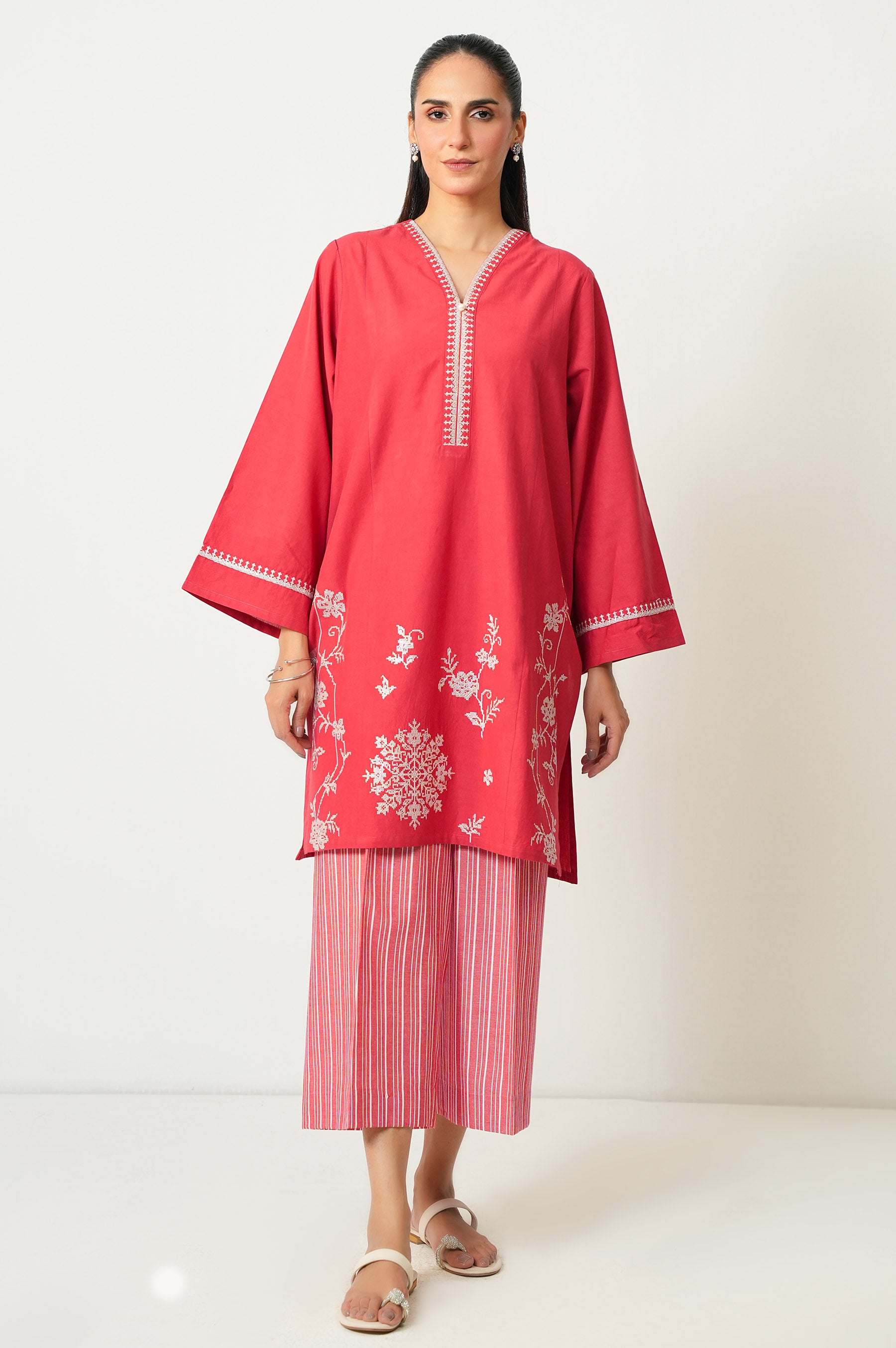 STITCHED EMBROIDERED CAMBRIC SHIRT BOTTOM