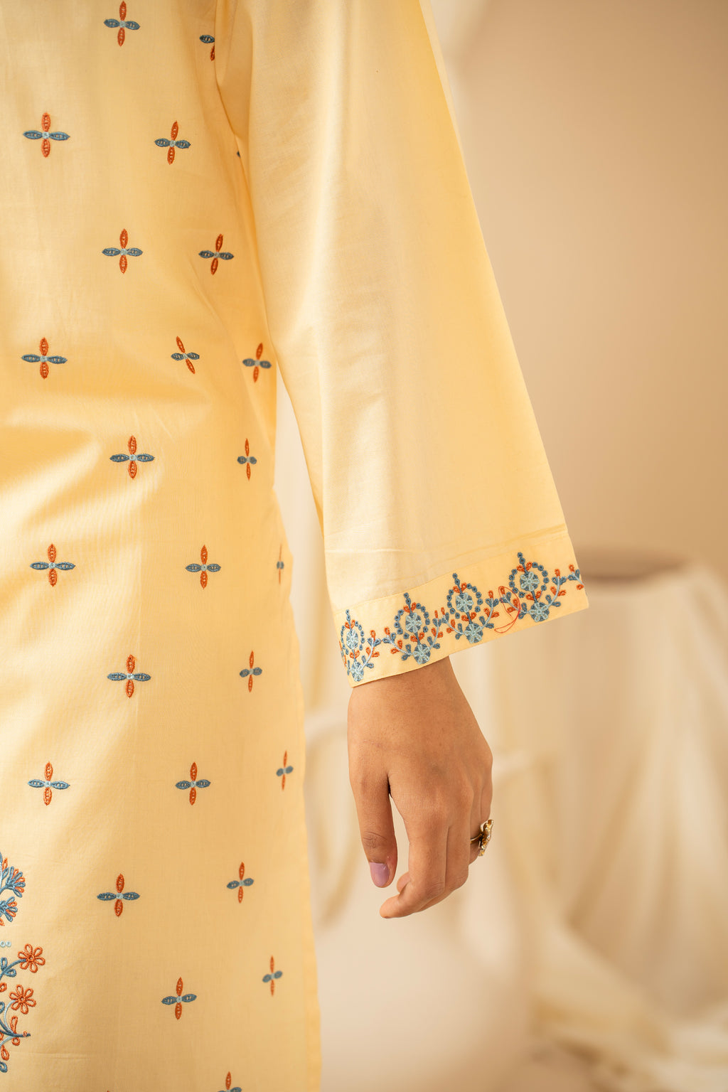 EMBROIDERED CAMBRIC STITCHED 2 PIECE SUIT