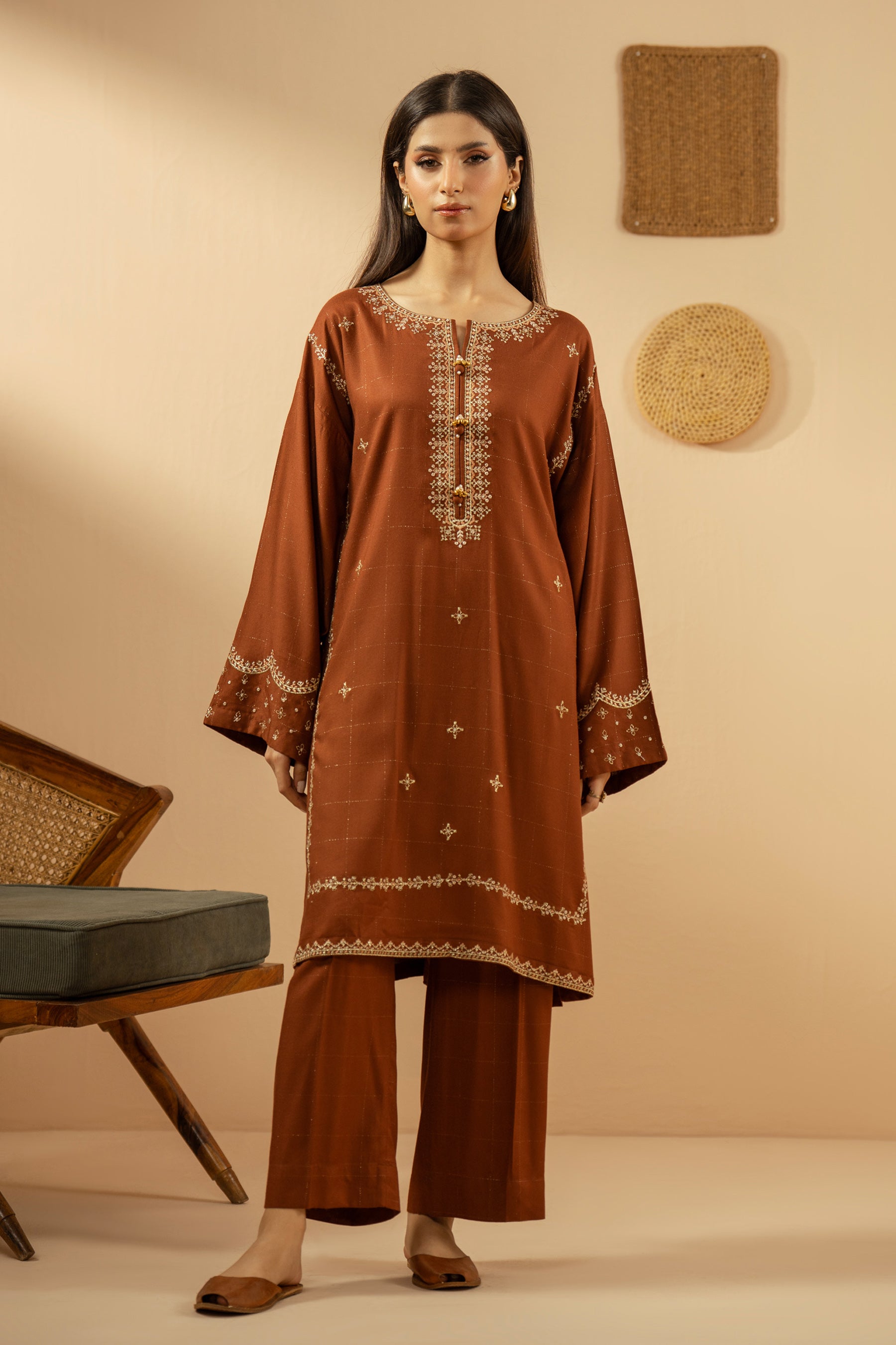 EMBROIDERED CREPE LUREX STITCHED SHIRT BOTTOM