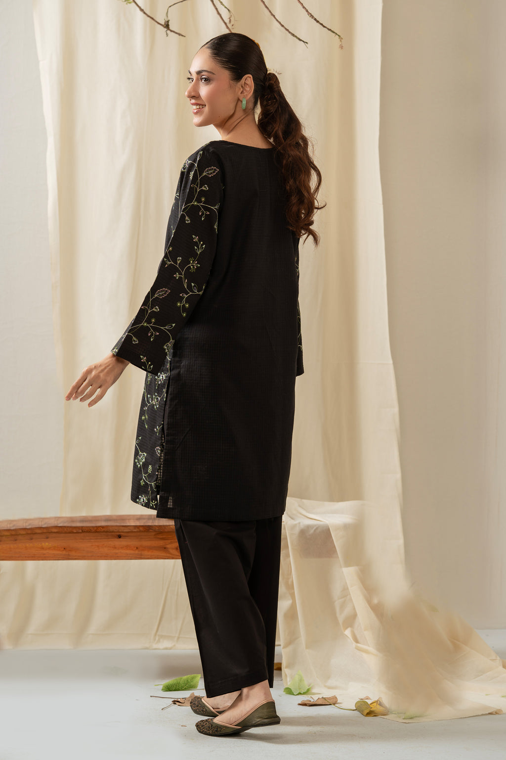 EMBROIDERD JACQUARD STITCHED 2 PIECE SUIT