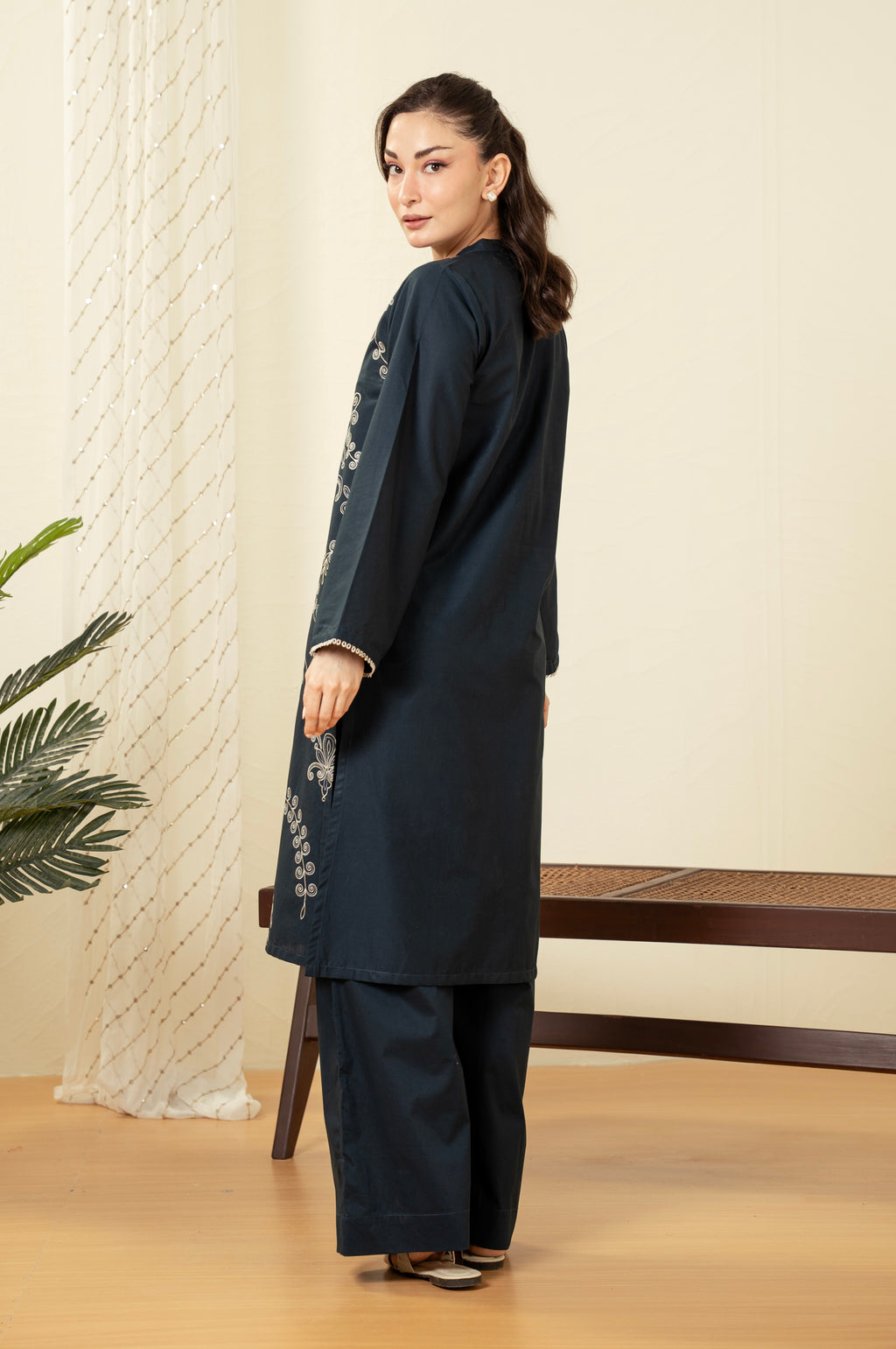 STITCHED EMBROIDERED SHIRT BOTTOM
