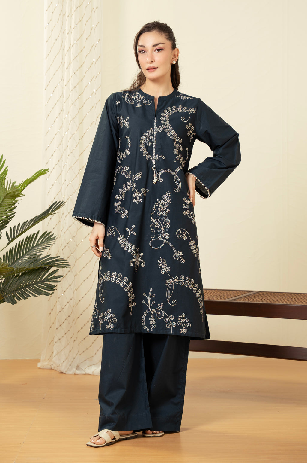 STITCHED EMBROIDERED SHIRT BOTTOM