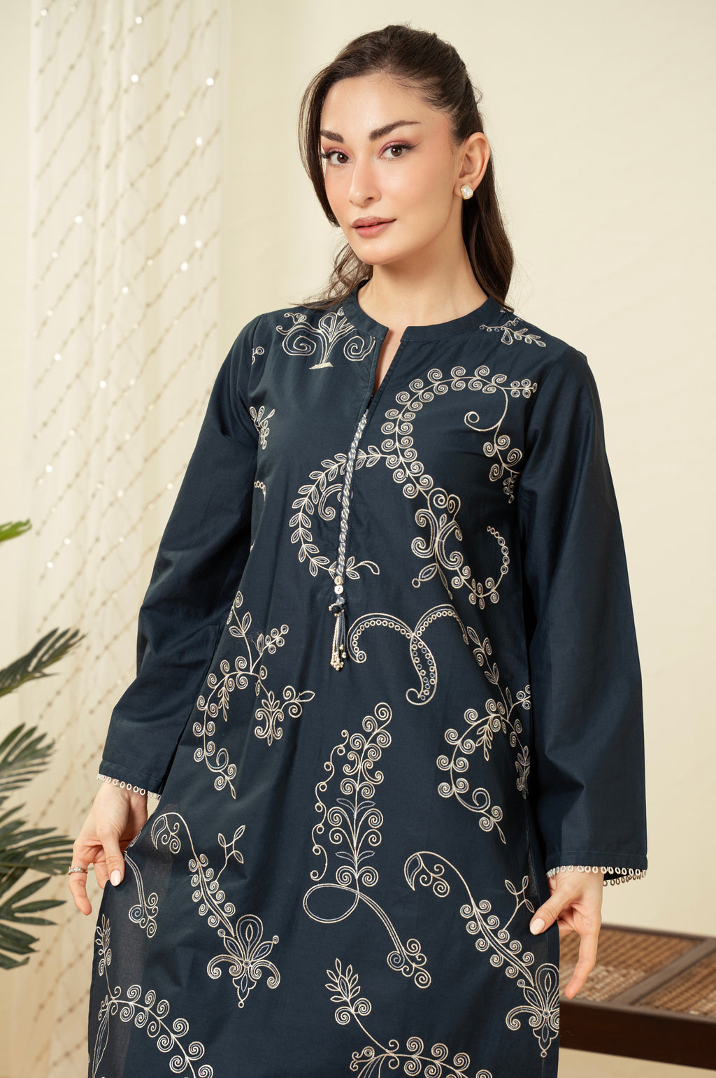 STITCHED EMBROIDERED SHIRT BOTTOM