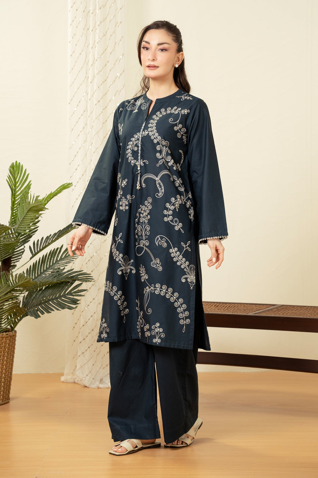 STITCHED EMBROIDERED SHIRT BOTTOM (FACTORY E-OUTLET)