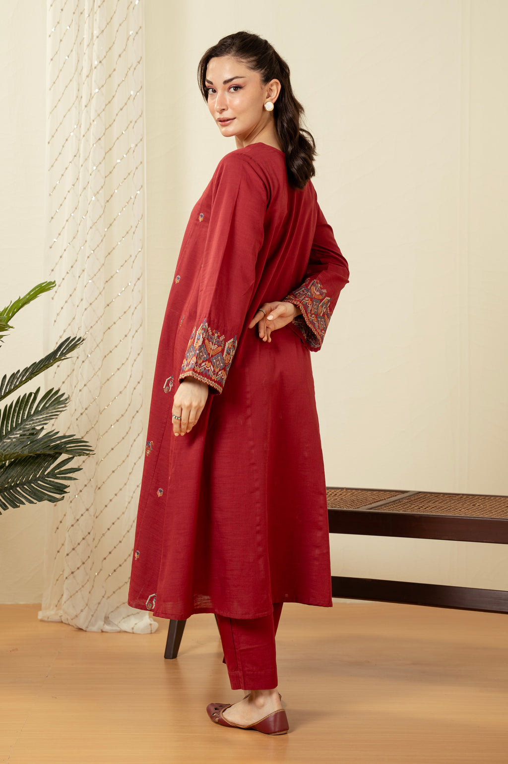 STITCHED EMBROIDERED SHIRT BOTTOM