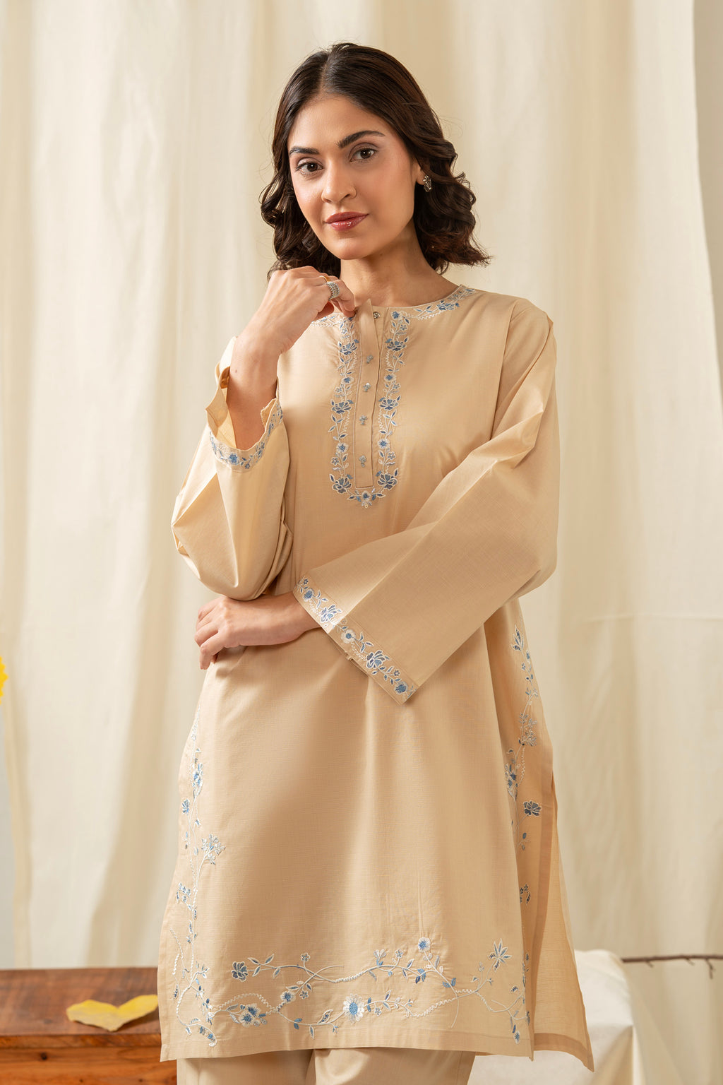 EMBROIDERED SLUB STITCHED 2 PIECE SUIT
