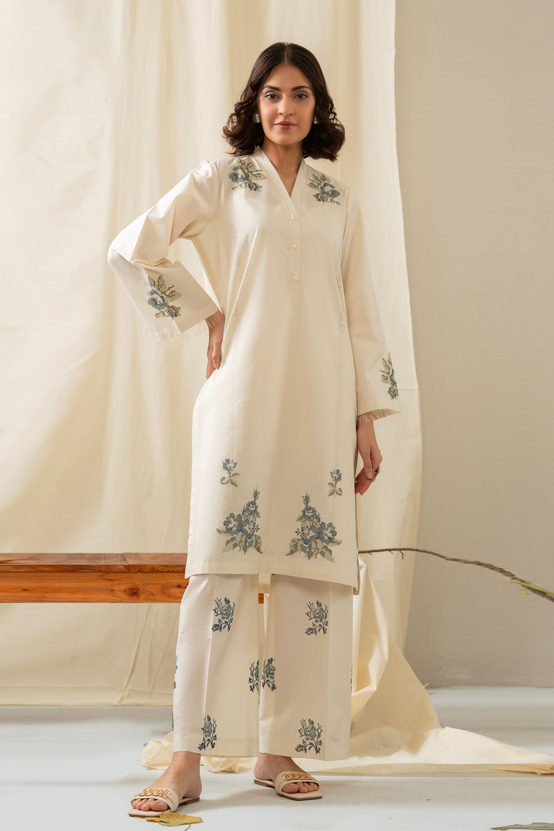EMBROIDERED CAMBRIC STITCHED SHIRT BOTTOM
