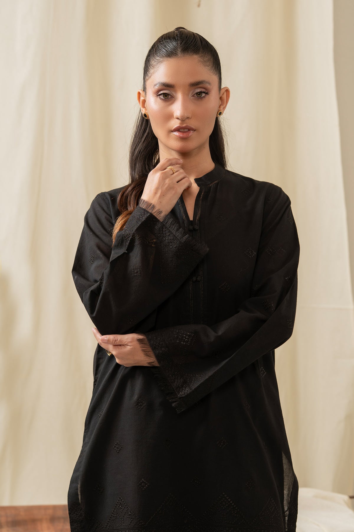 STITCHED SHIRT BOTTOM