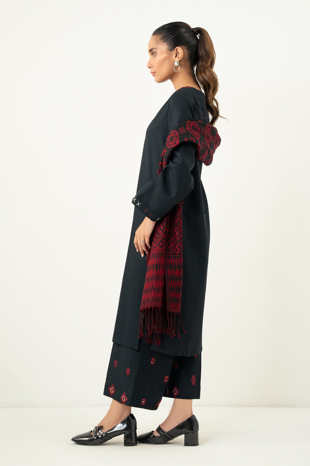 EMBROIDERED SUIT