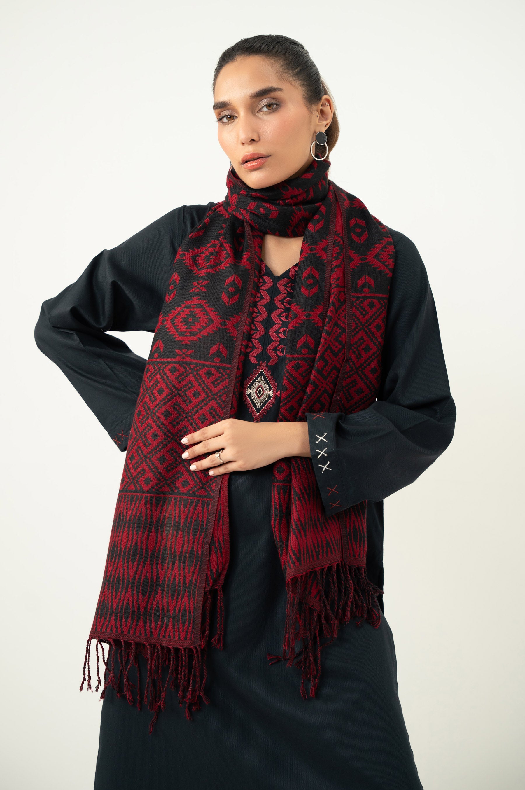 EMBROIDERED DOBBY STITCHED DUPATTA (FACTORY E-OUTLET)