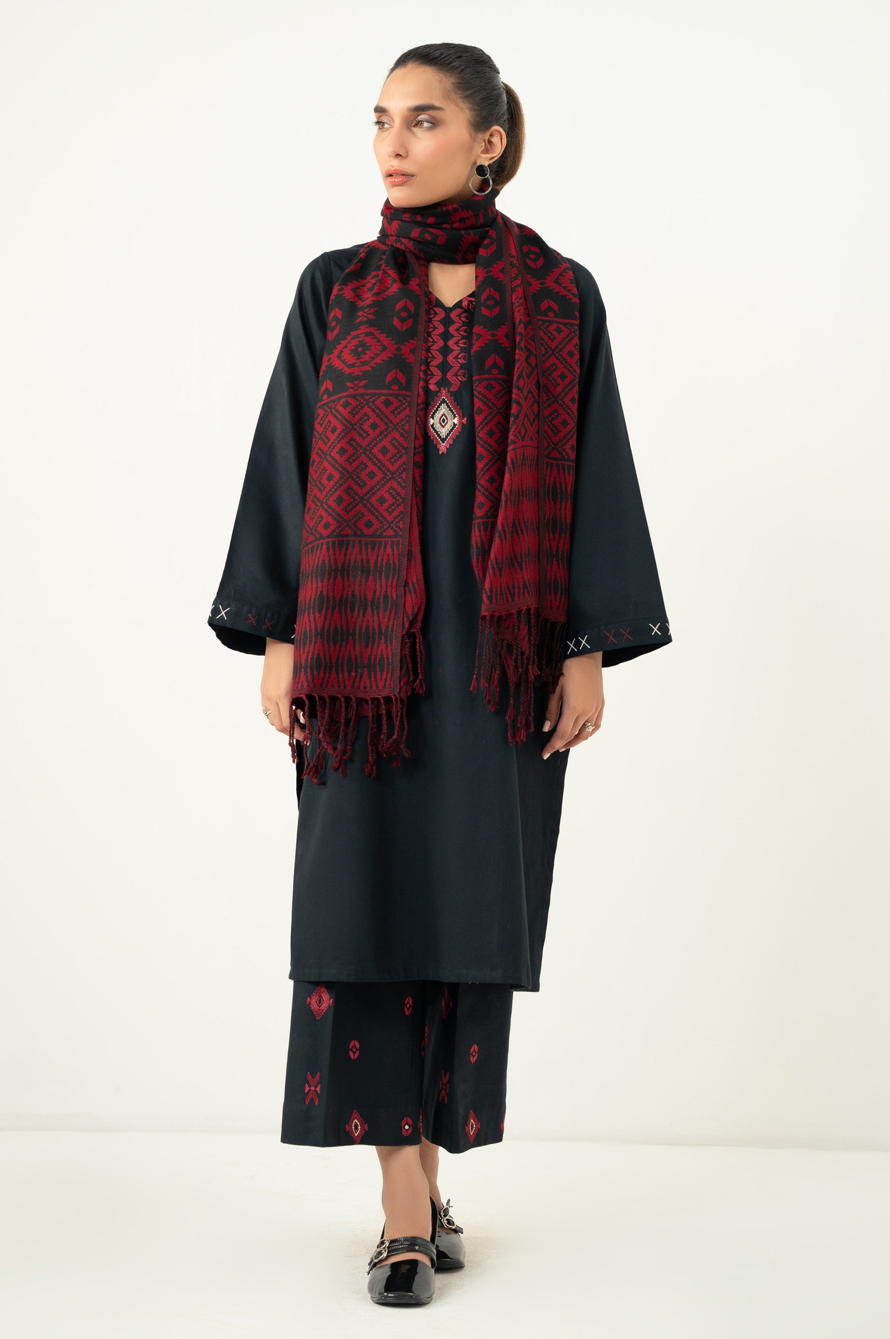 EMBROIDERED DOBBY STITCHED DUPATTA (FACTORY E-OUTLET)