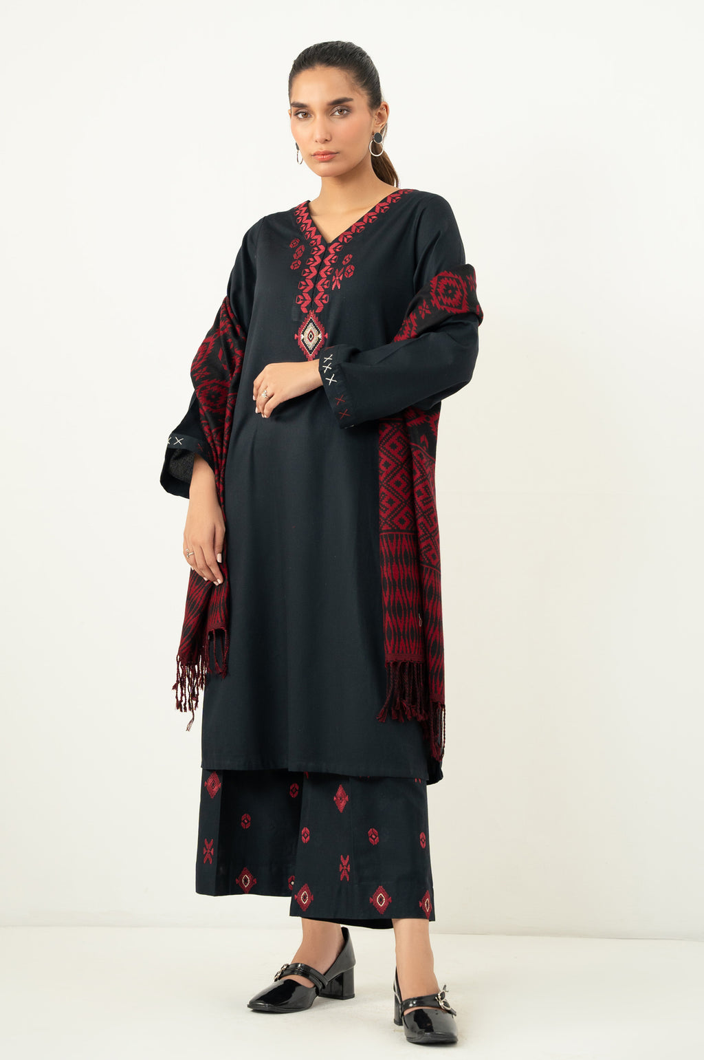 EMBROIDERED SUIT