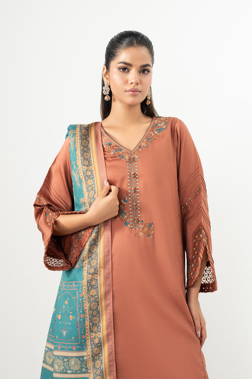 UNSTITCHED EMBROIDERED SUIT