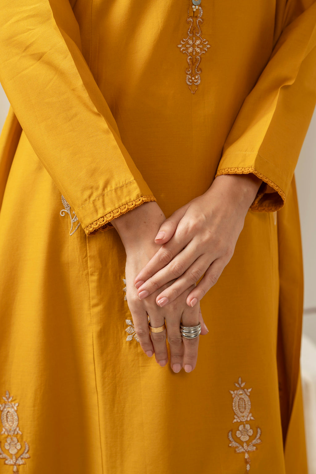EMBROIDERED CAMBRIC STITCHED 2 PIECE SUIT