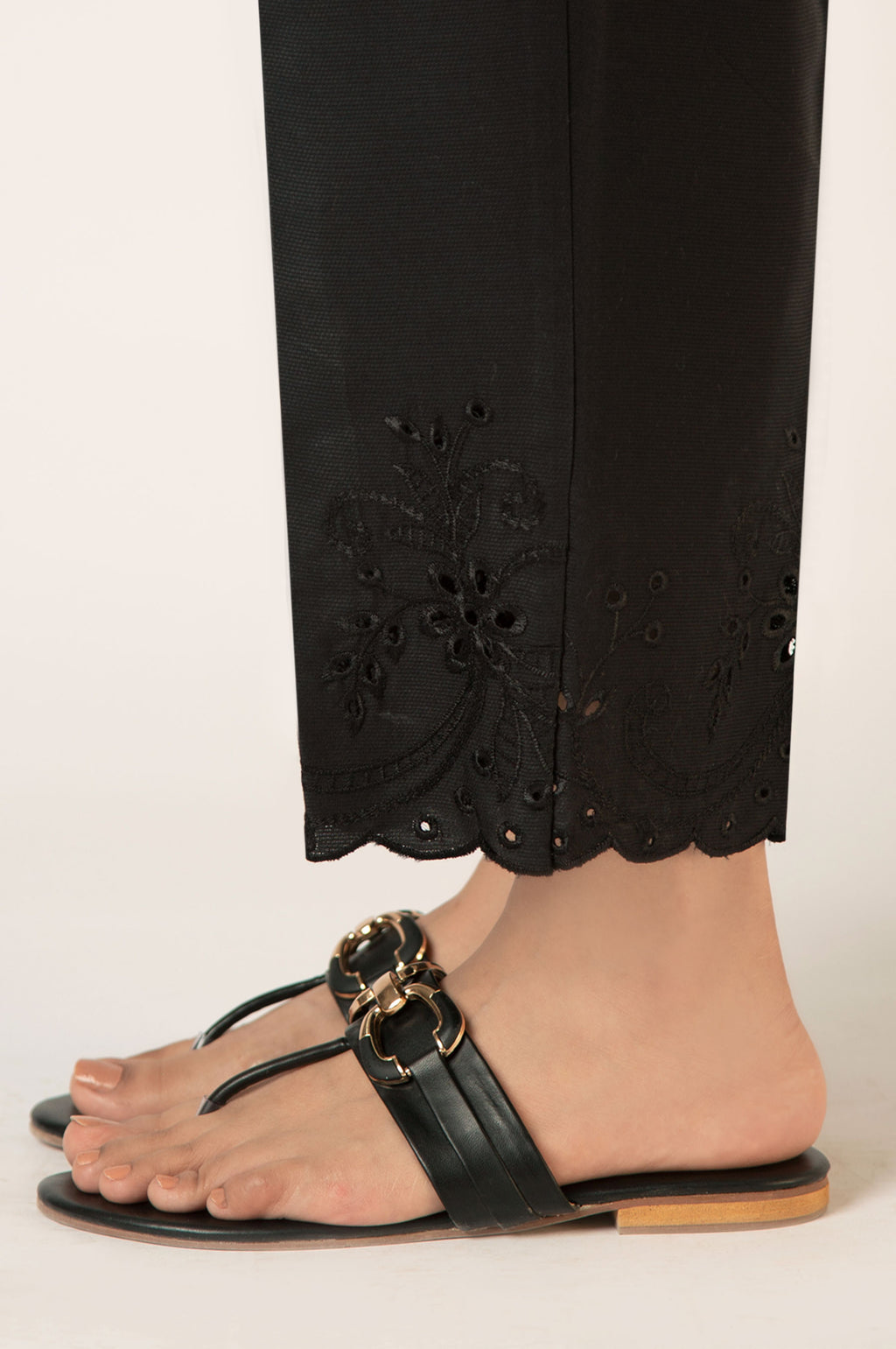 Embroidered Cottel Straight Pants - Relax Fit