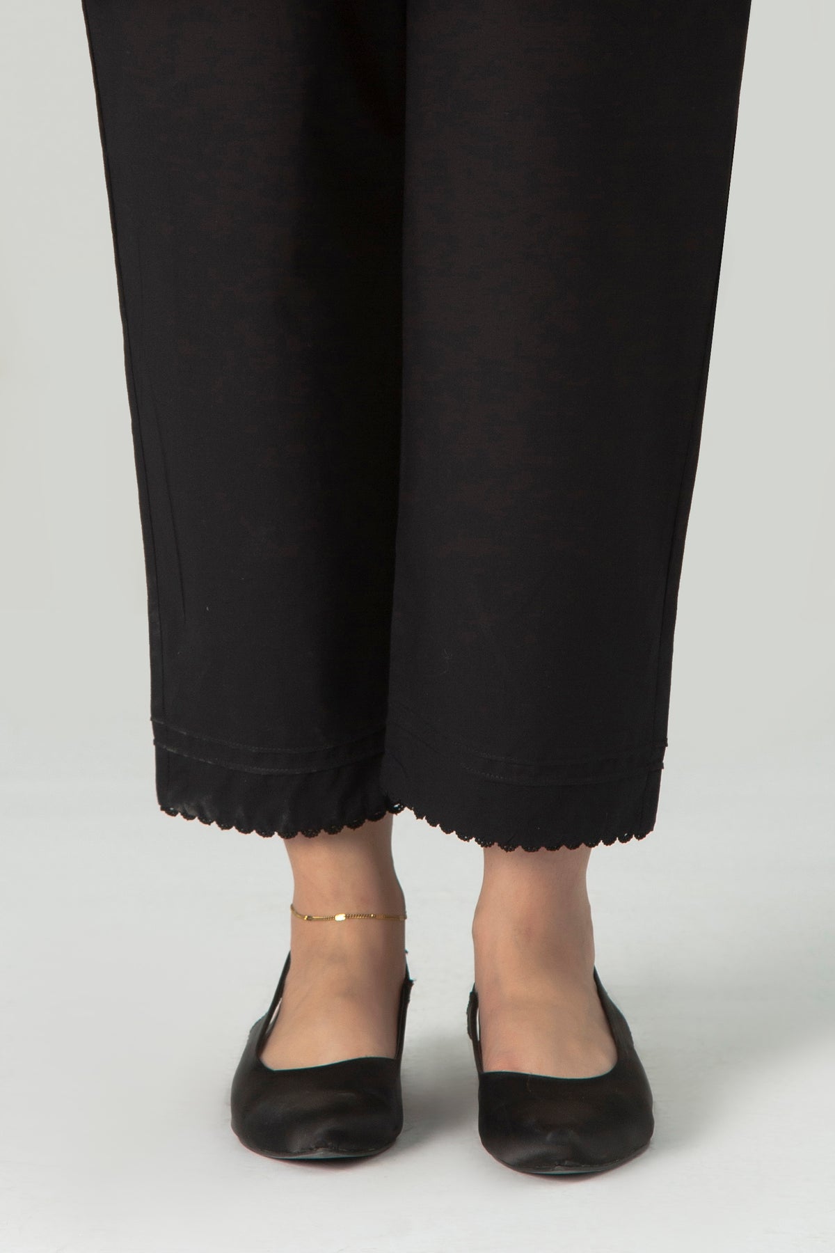STRAIGHT PANTS