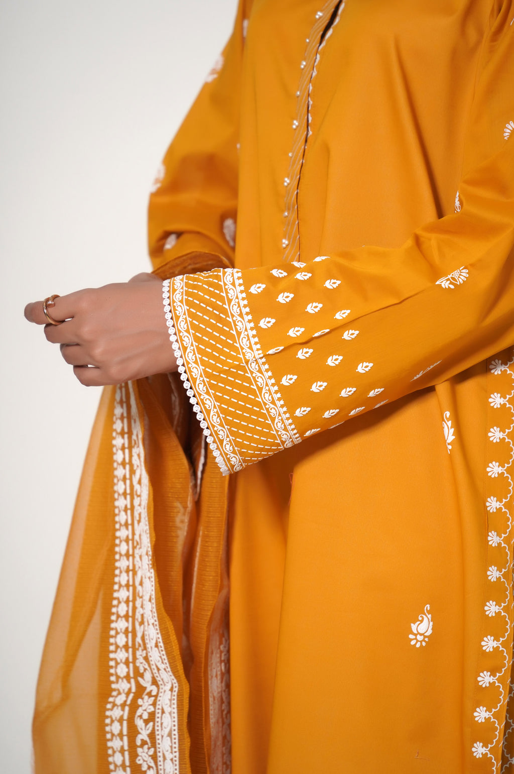 Unstitched 3 Piece Puff Printed Cambric Suit