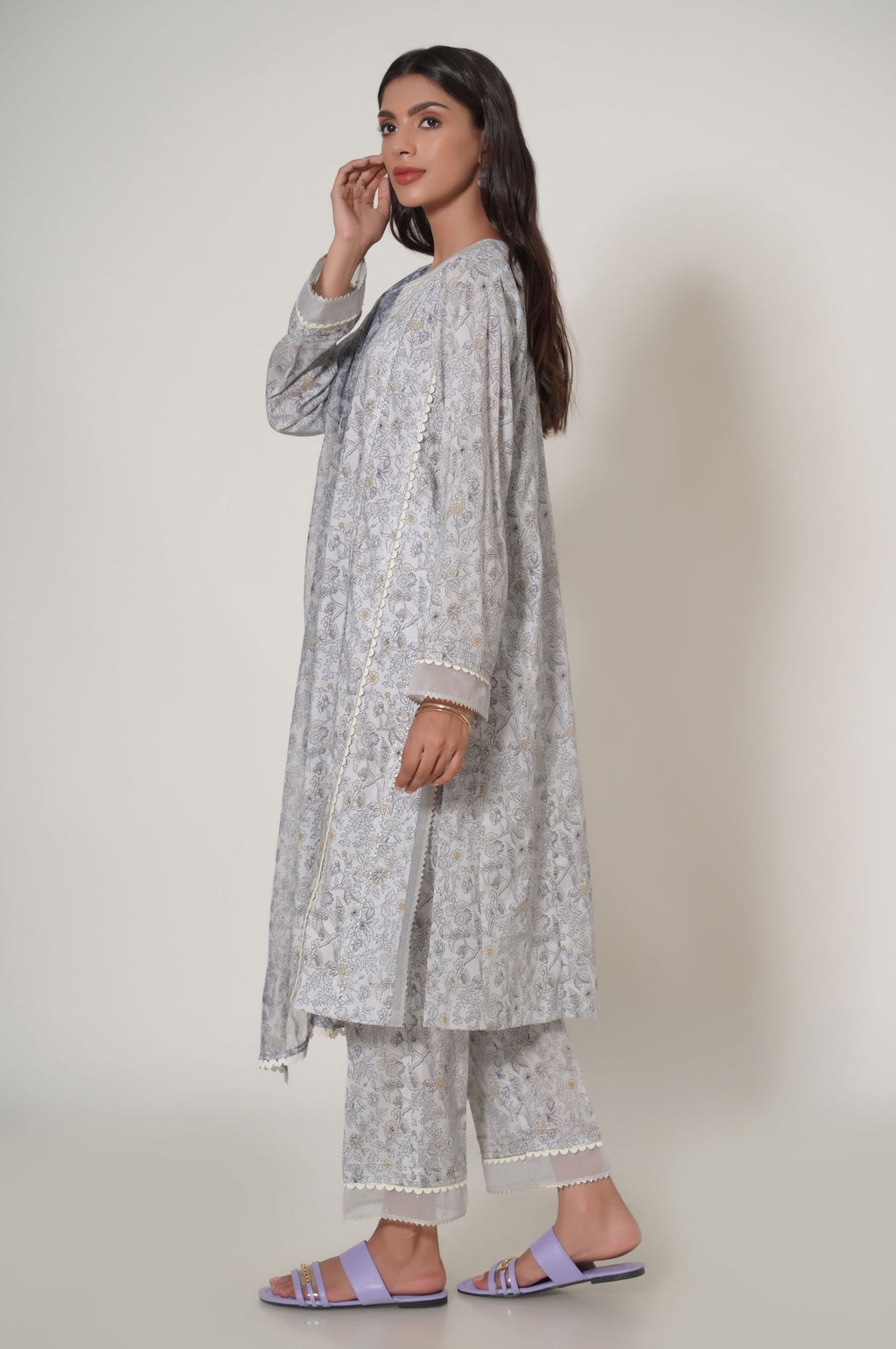 Unstitched 3 Piece Printed Cambric Suit