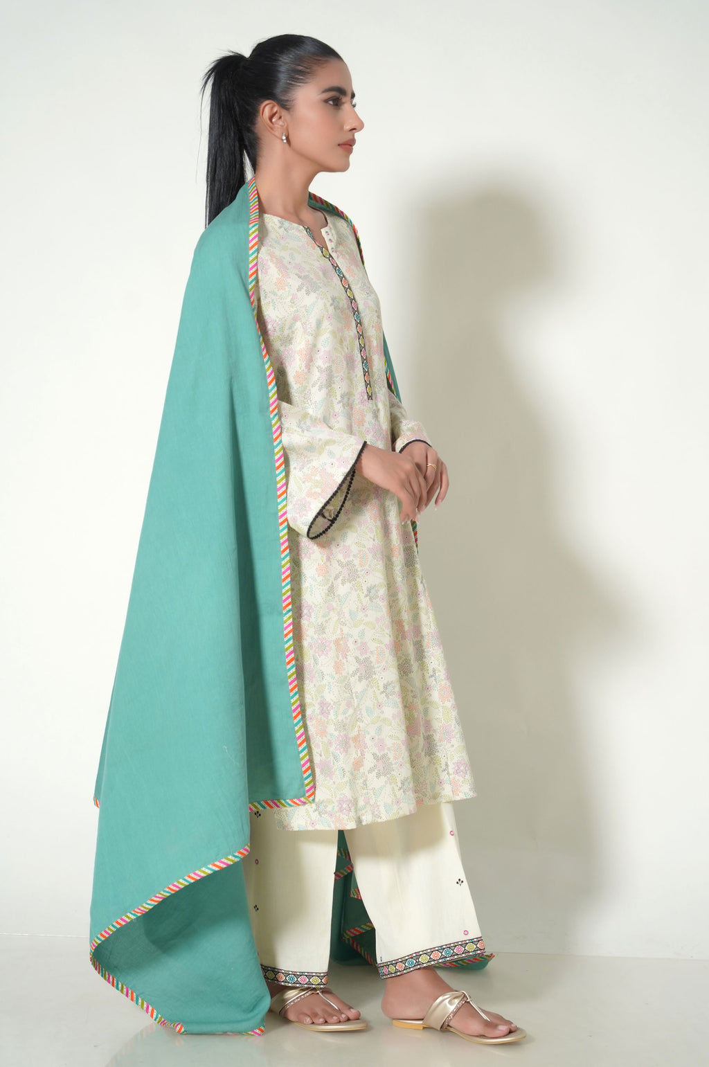 Unstitched 3 Piece Printed Cottle Suit