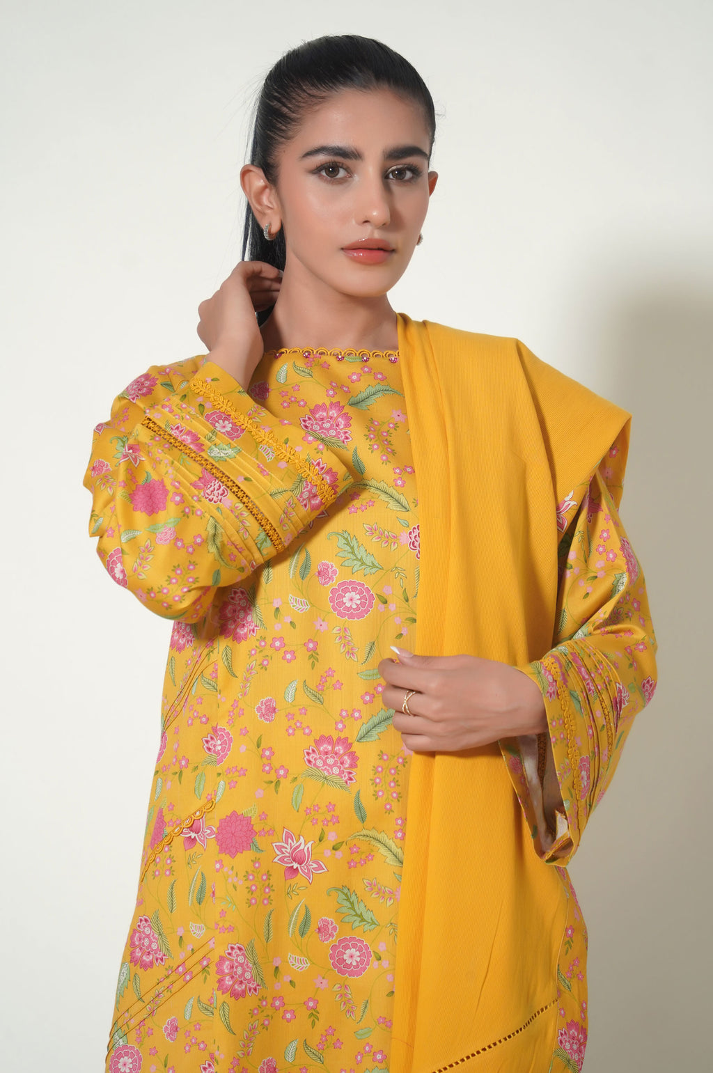 Unstitched 3 Piece Printed Cottle Suit