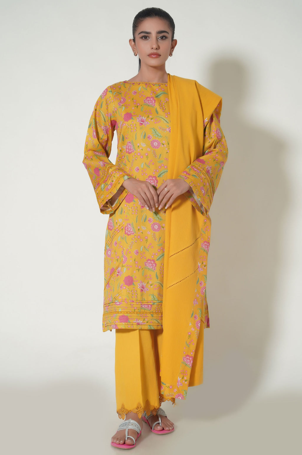 Unstitched 3 Piece Printed Cottle Suit