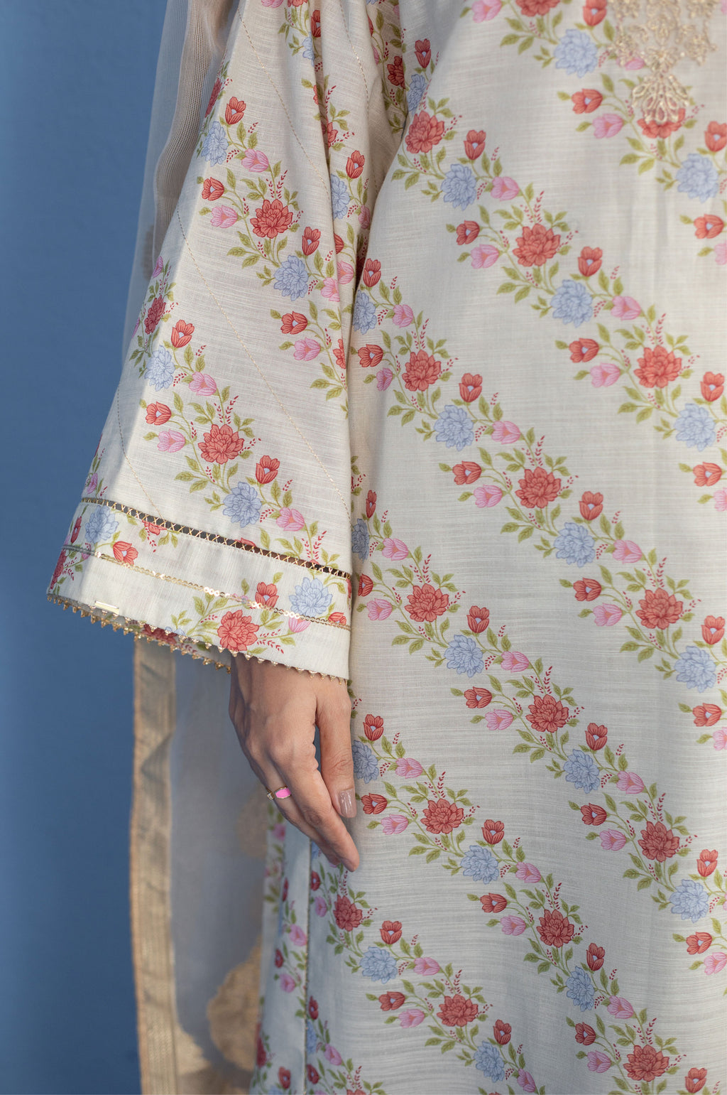 Unstitched 3 Piece Printed Khaddar Suit