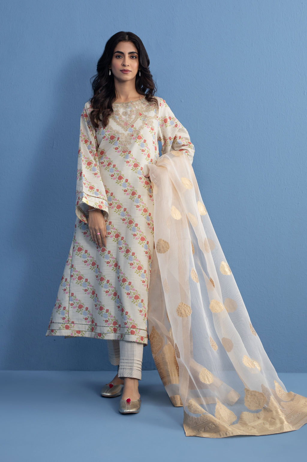 Stitched 3 Piece Printed Khaddar Suit