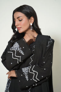 Unstitched 3 Piece Printed Khaddar Suit