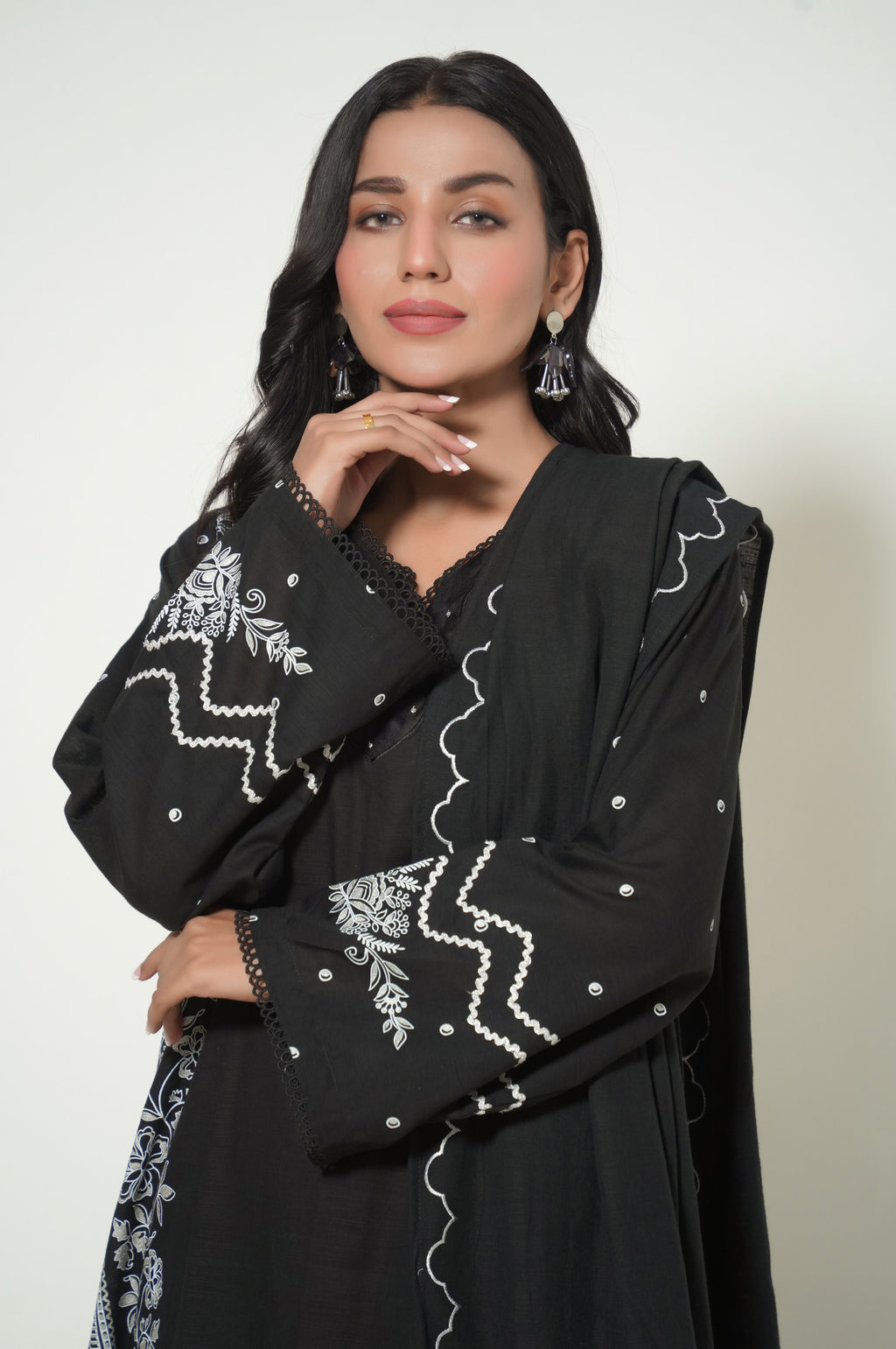 Unstitched 3 Piece Printed Khaddar Suit