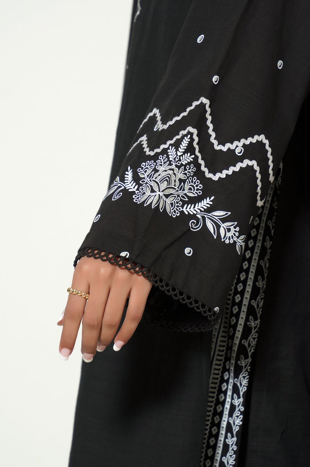 Unstitched 3 Piece Printed Khaddar Suit