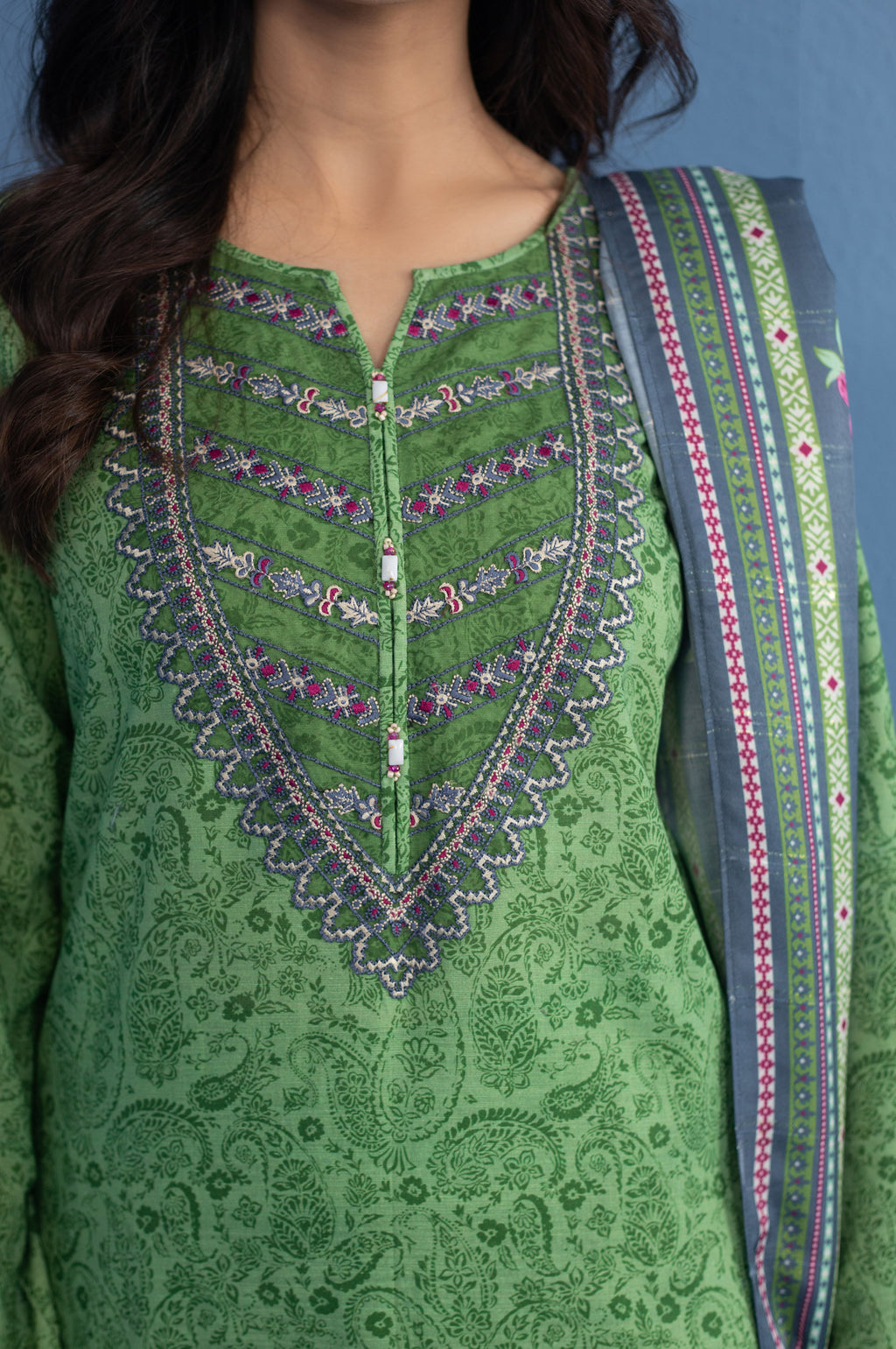 Unstitched 3 Piece Embroidered Khaddar Suit