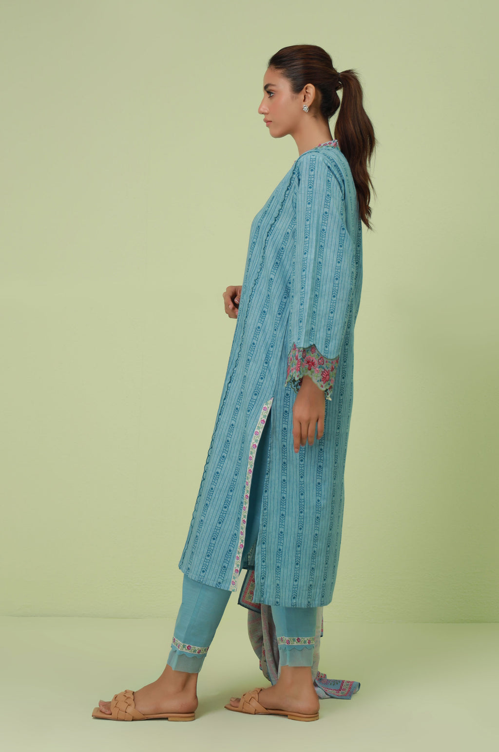 Stitched 3 Piece Printed Khaddar Suit