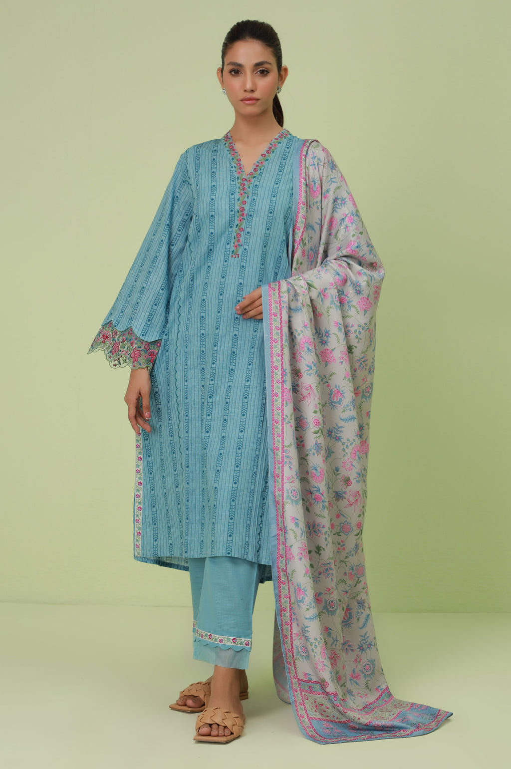 Unstitched 3 Piece Embroidered Khaddar Suit